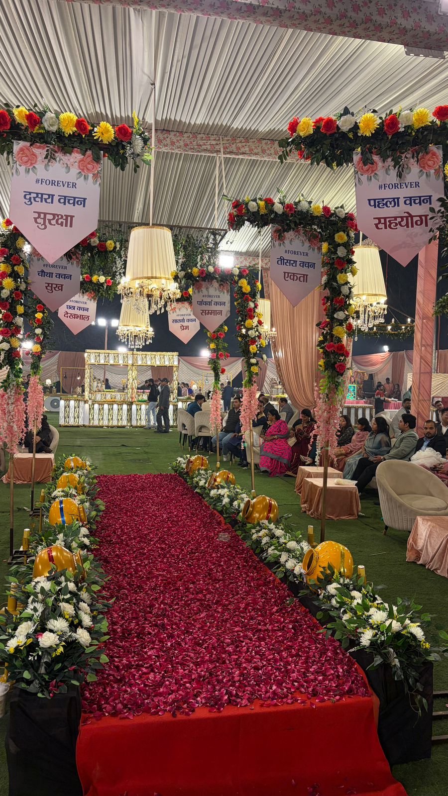 Real wedding aisle and mandap dΓ©cor